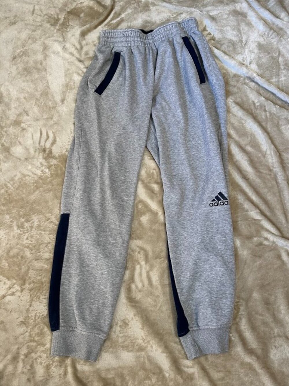 Adidas Sweatpants – Men’s Small